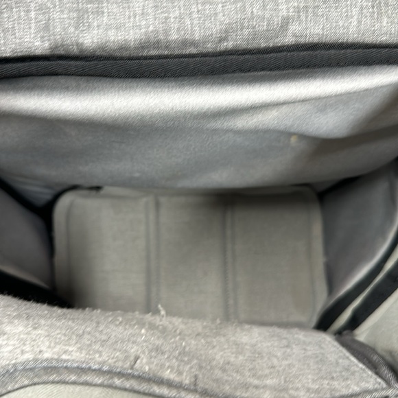 Peak Design 30L Everyday Pack - Picture 2 of 9